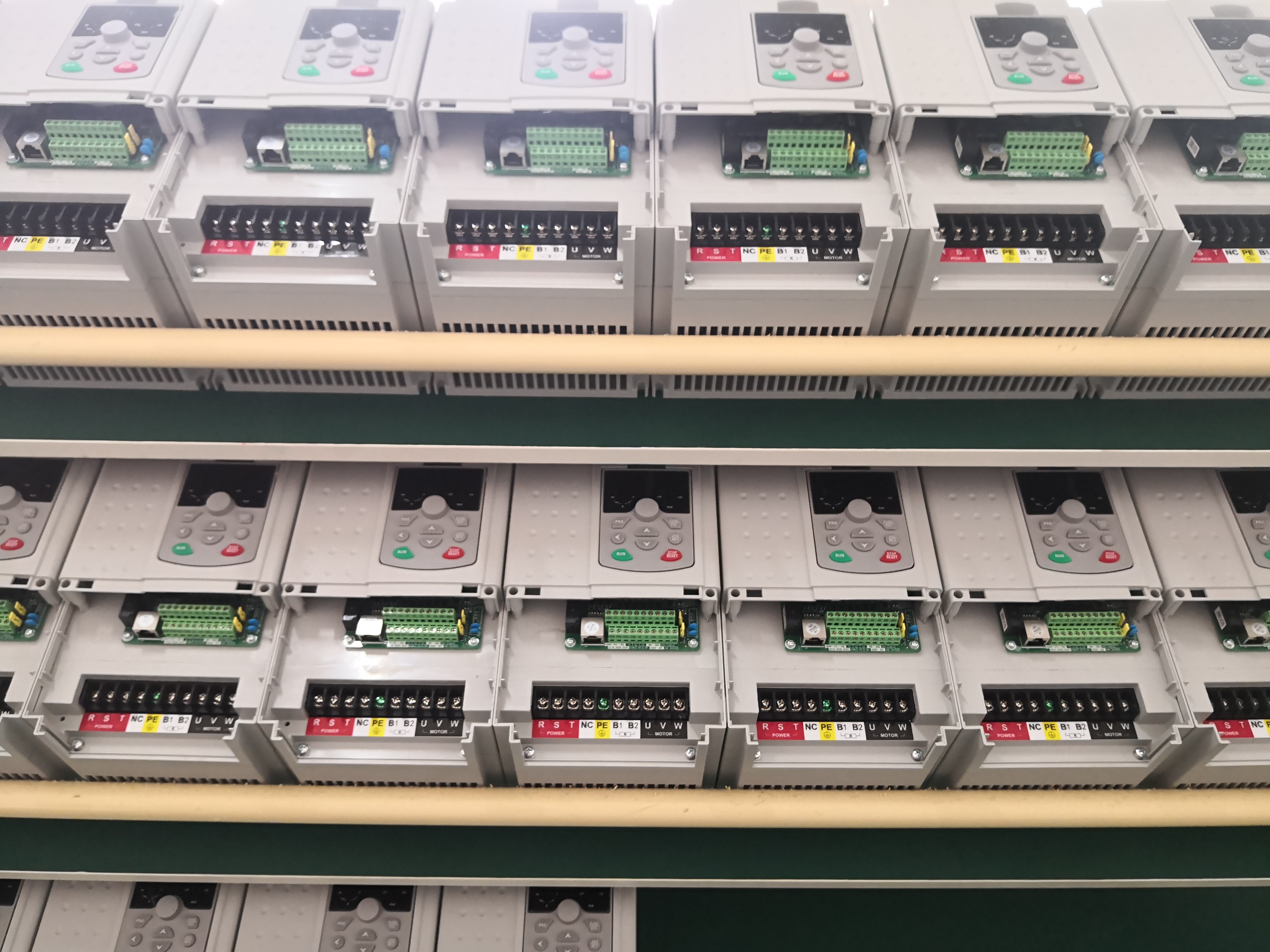 Simple PLC 45A 5.5KW 7.5KW Inverter Input 1 Phase 220v Output 3 Phase 380v
